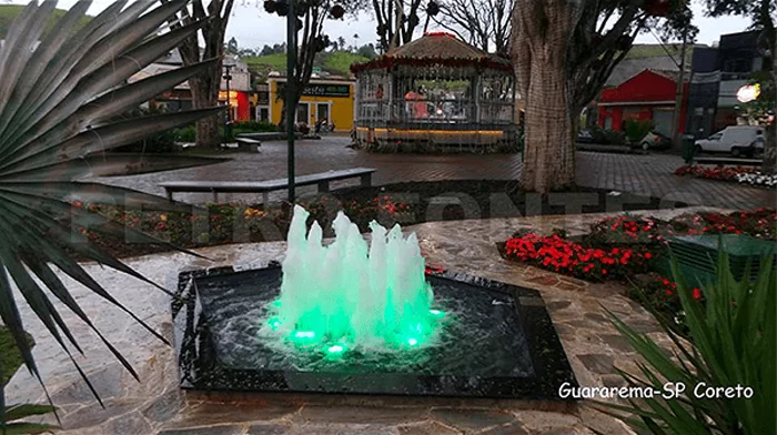 Chafariz na Praça do Coreto - Guararema - SP 2