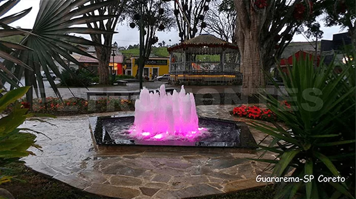 Chafariz na Praça do Coreto - Guararema - SP 3