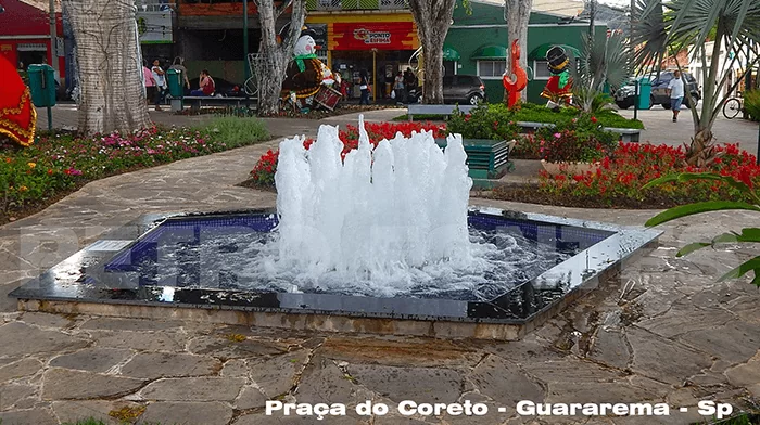 Chafariz na Praça do Coreto - Guararema - SP