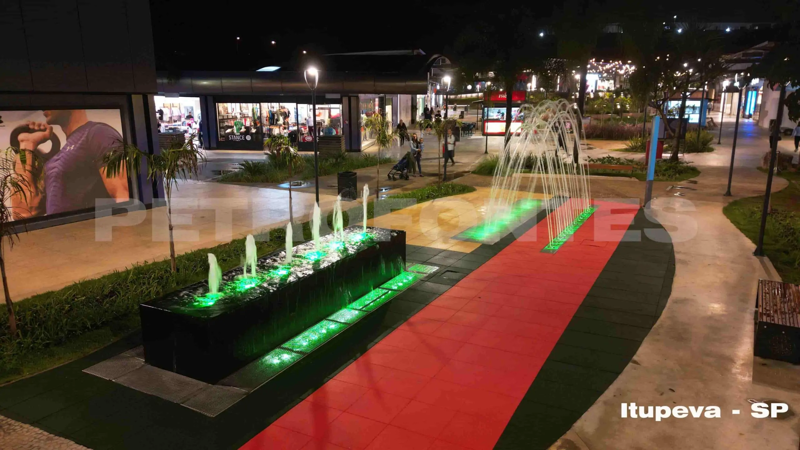 Chafariz em forma de Tunel, feito no Outlet de Itupeva - São Paulo