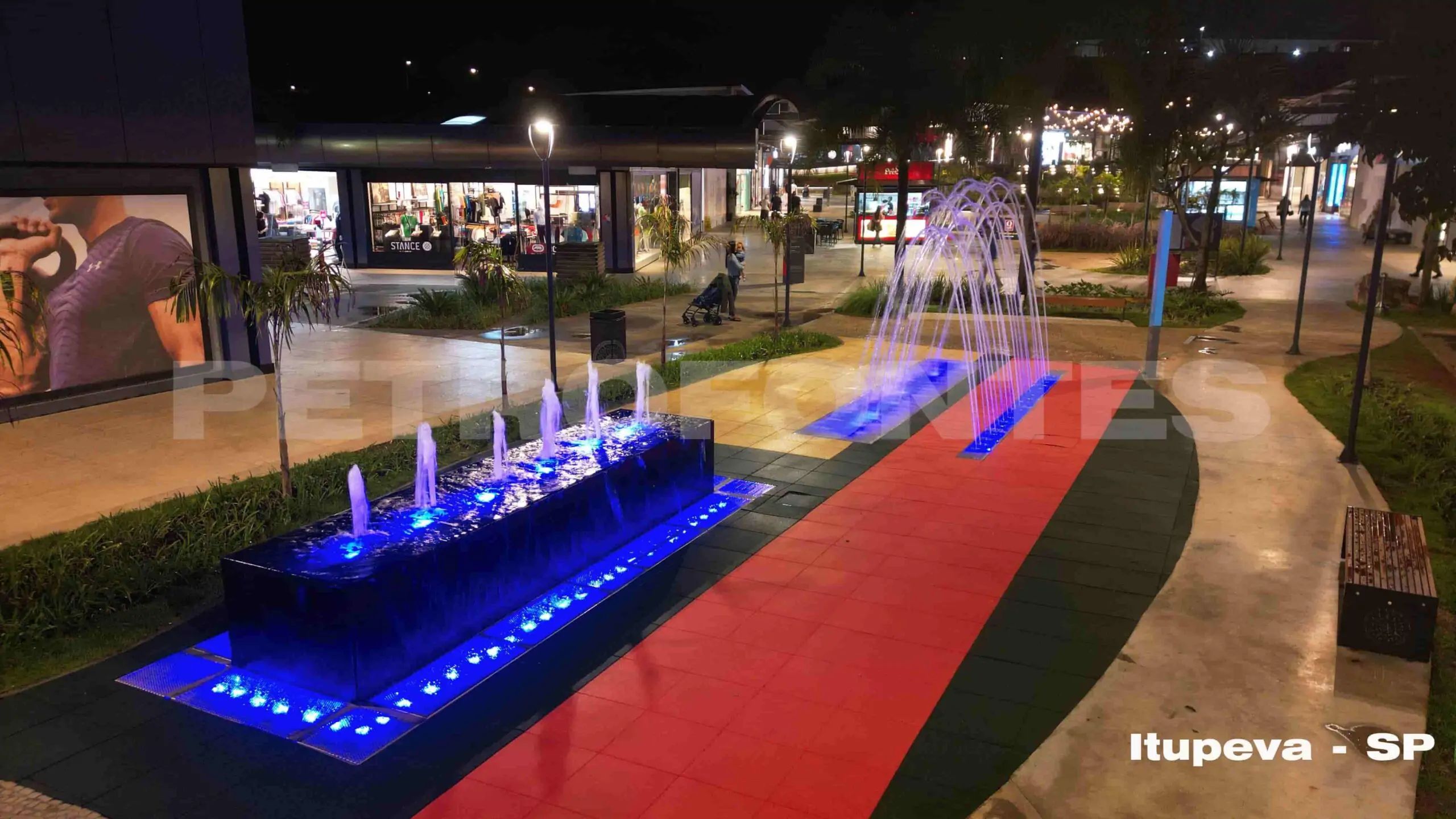 Chafariz em forma de Tunel, feito no Outlet de Itupeva - São Paulo