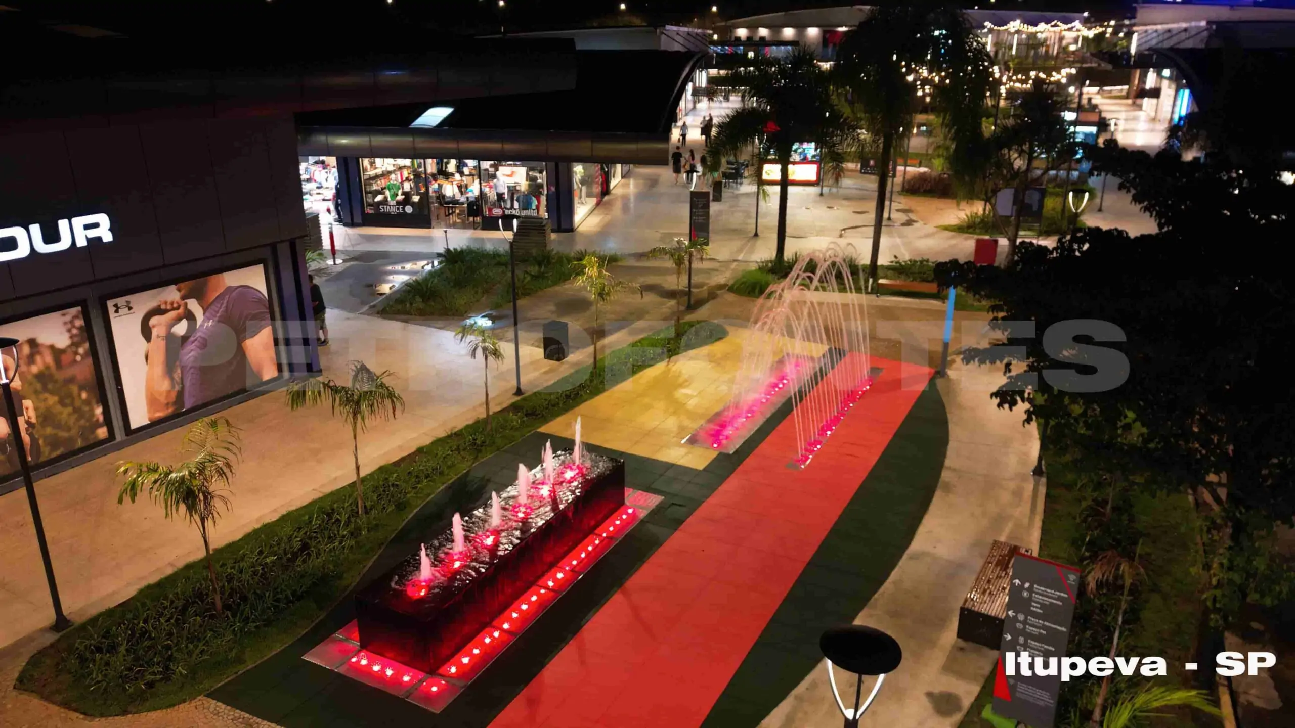 Chafariz em forma de Tunel, feito no Outlet de Itupeva - São Paulo