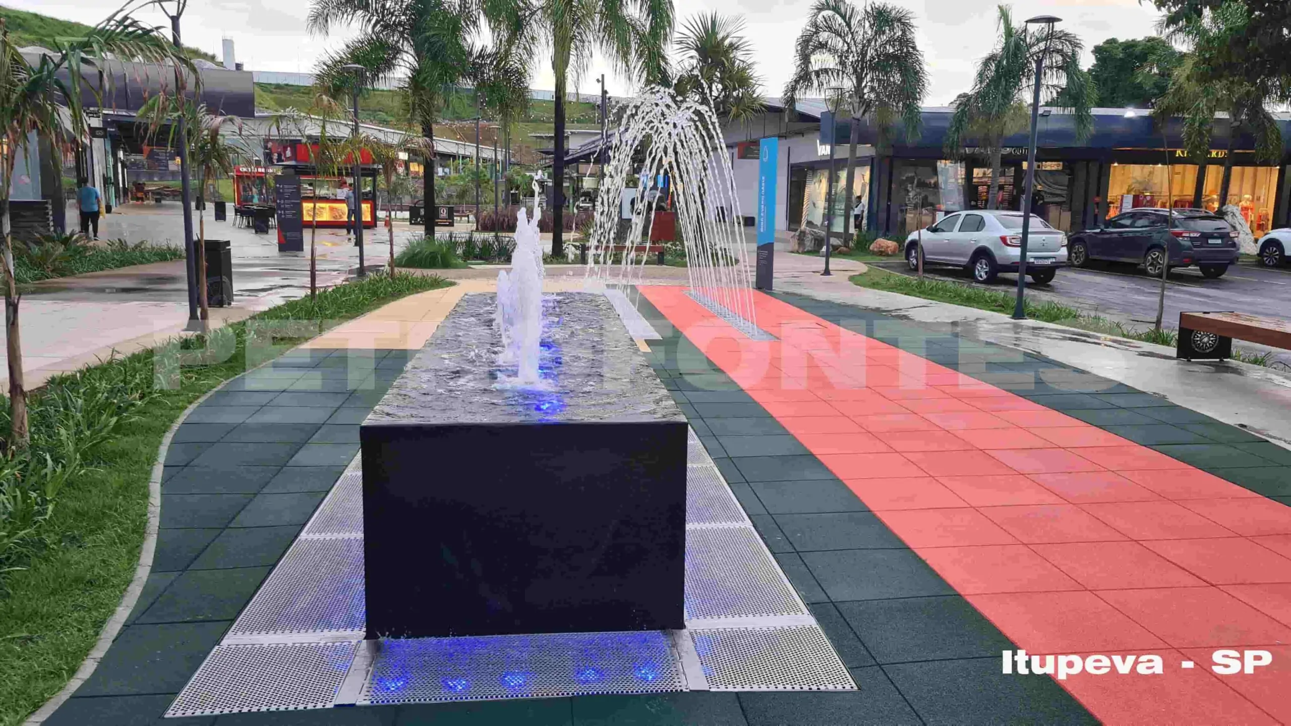 Chafariz em forma de Tunel, feito no Outlet de Itupeva - São Paulo