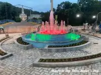 Fonte Luminosa em Barra do Rio Azul, diversas cores.